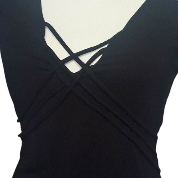 Black Strappy Tank Top - Picture 4 of 9